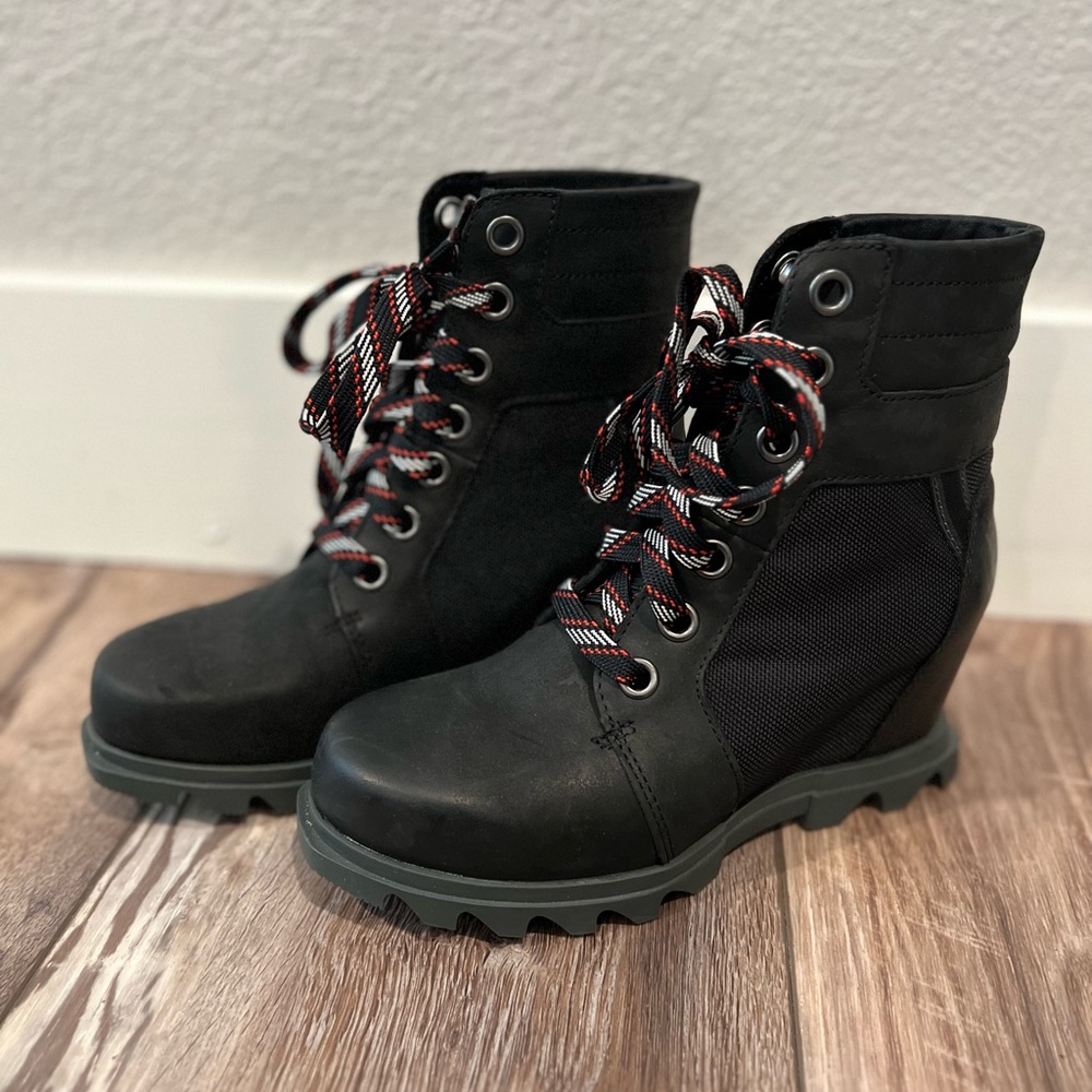Sorel wedge waterproof boot!